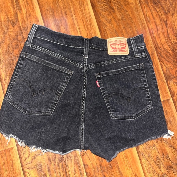 LEVIS HIGH RISE BLACK SHORTS - Picture 2 of 5